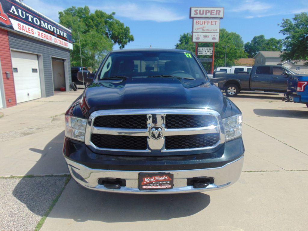 2017 RAM 1500 SLT 4x4 Quad Cab 6'4's photo